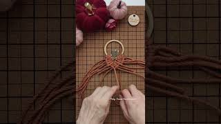 Macrame Pumpkin Hanger making process by Poly Tusal Handmade #diy #tutorial #macrame #crafts