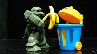 Zaku Ii Throw Trash In The Bin