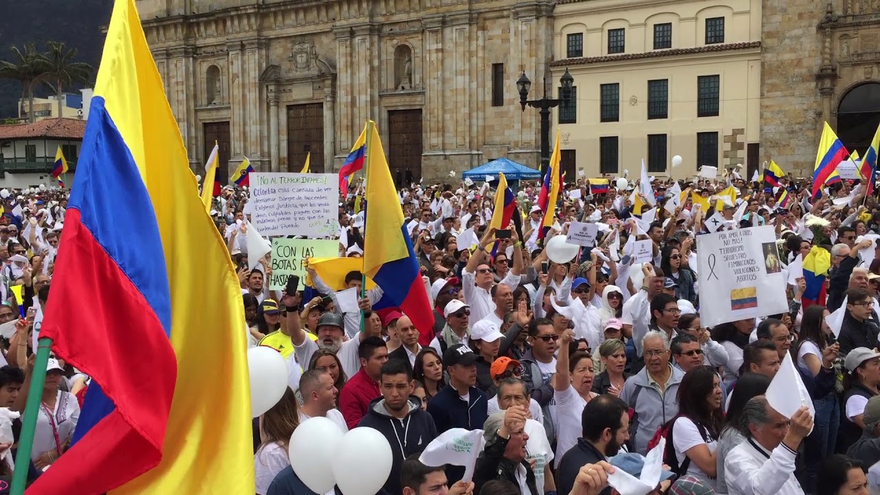 Colombia's National Anthem during 'March for our heroes" YouTube