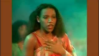 Sister Sledge - He's The Greatest Dancer (12 Inch Mix) (Intro) (1979)