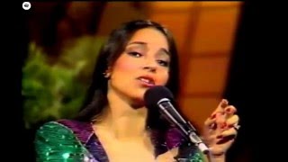 Video voorbeeld van "Perla Comienza a amanecer 1981"