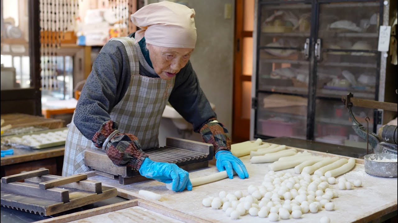 95 years old Grandma's Japanese Rice Dumplings! 95歳おばあちゃんが