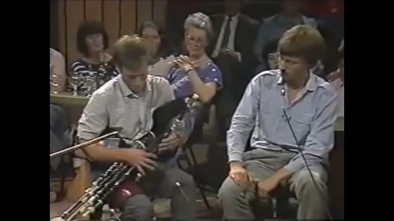 アイルランド アイリッシュ ケルト 音楽で使われている楽器 Tokyo School Of Irish Music Fiddle Violin Tin Whistle Etc アイルランド アイリッシュ ケルト 音楽で使われている楽器 Tokyo School Of Irish Music Fiddle Violin Tin Whistle Etc