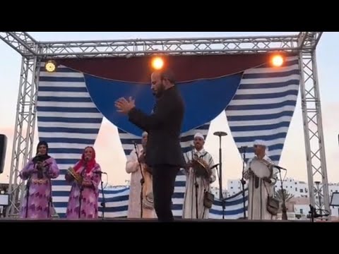 أغنية طلق الحمام يطير باللغة الإسبانية