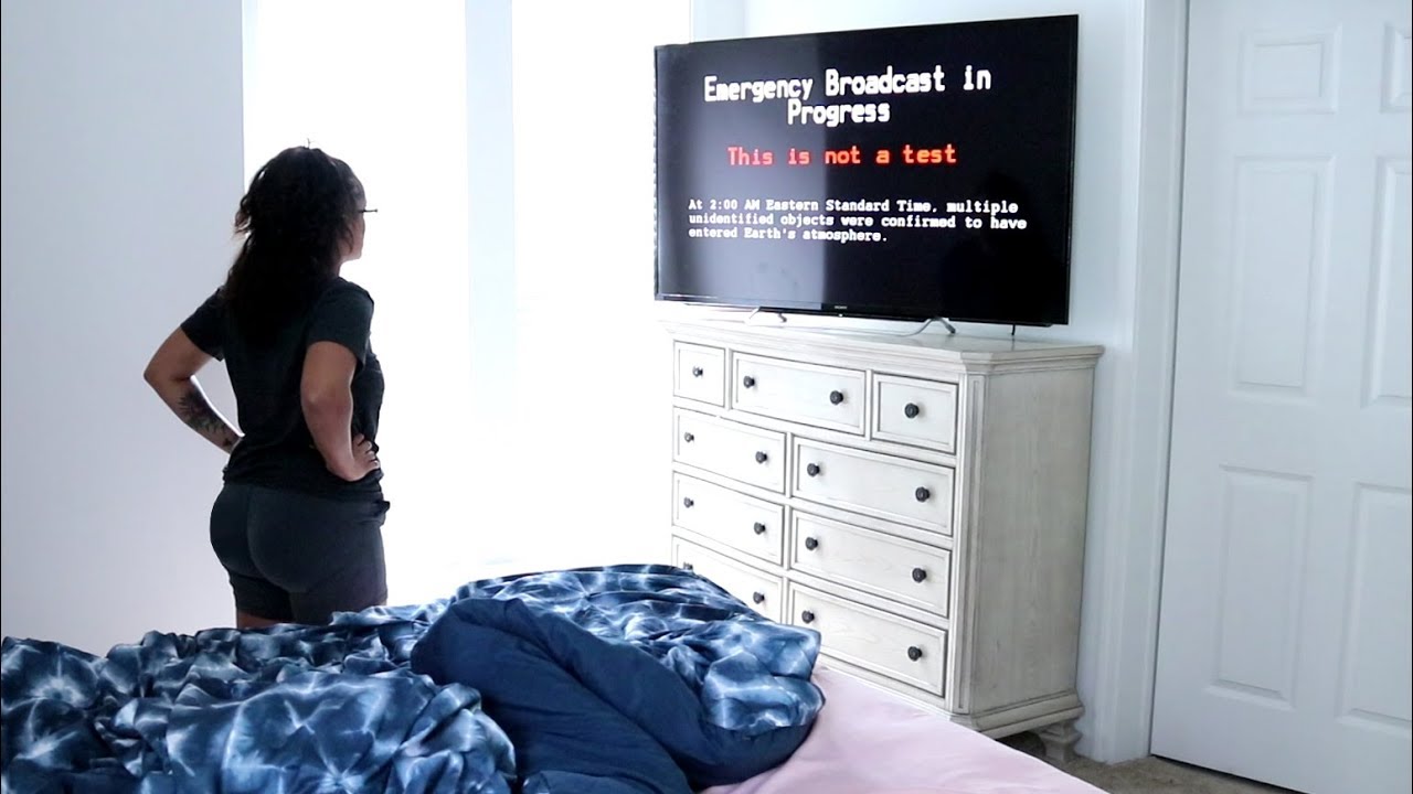 End Of The World Prank On Girlfriend Youtube