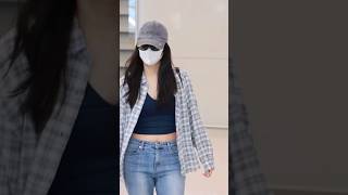 Jisoo Safely Arrived At Incheon Airport From New York