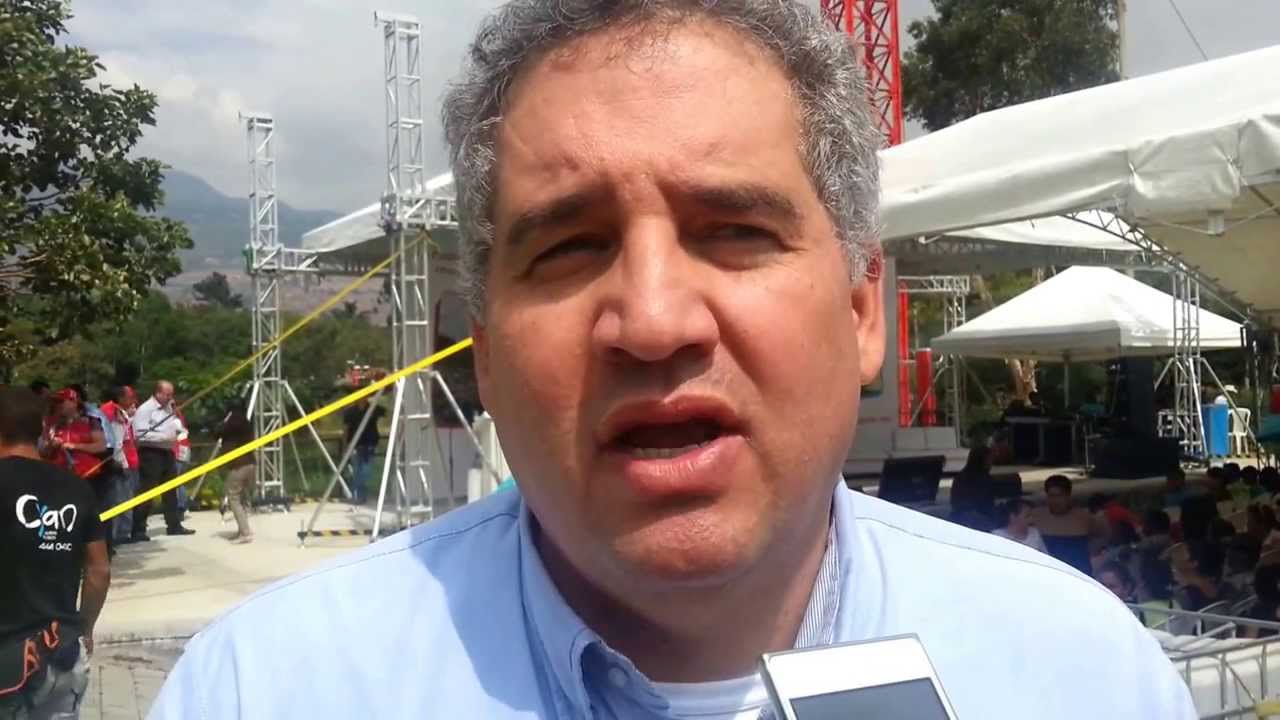 Diego Restrepo Director ISVIMED ciudad elmina menu