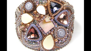 Triangle bezel in bead embroidery Ann Benson