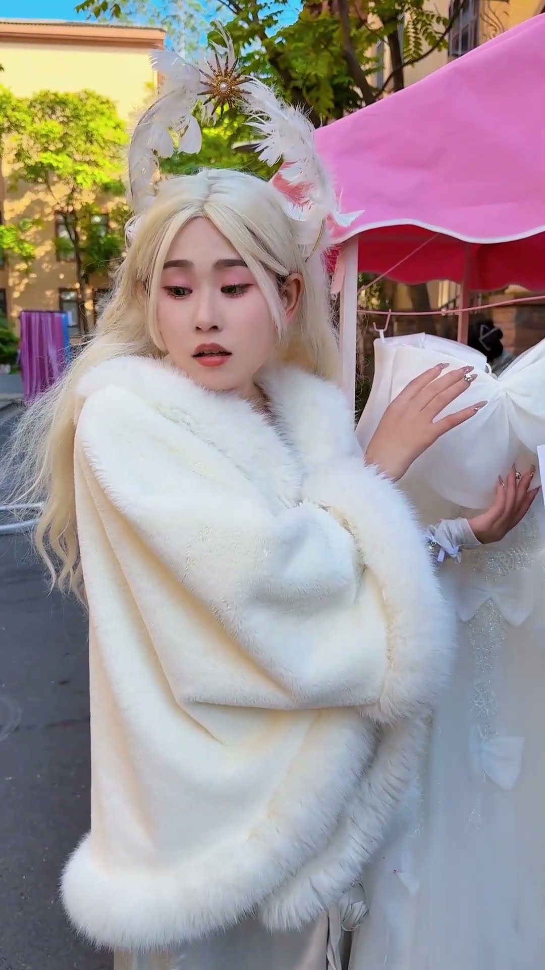 小丑为了不给天使买衣服什么都想的出来。#angel #shorts #clown #小丑 #超人不会飞