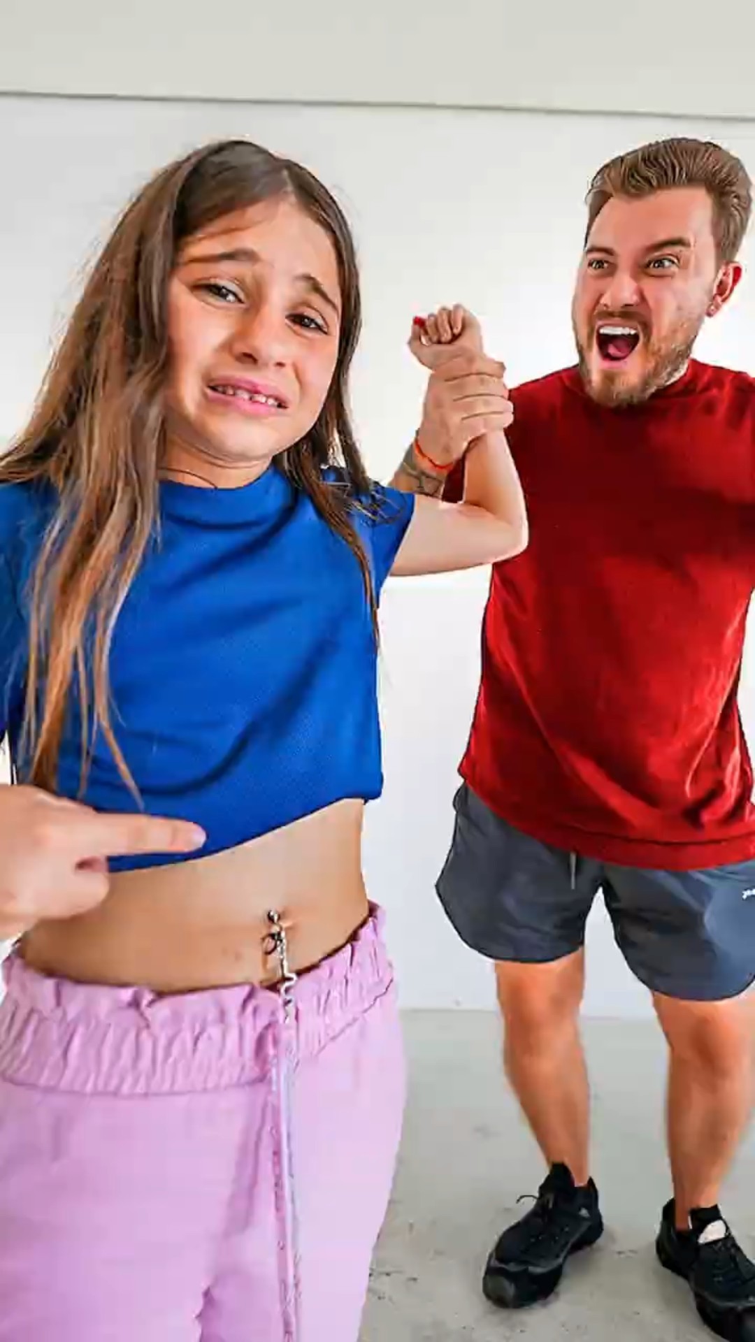 A ANINHA COLOCOU UM PIERCING ESCONDIDO!