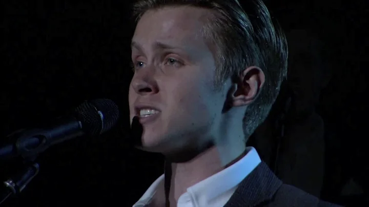 ROB HOUCHEN - Empty Chairs at Empty Tables - Les M...