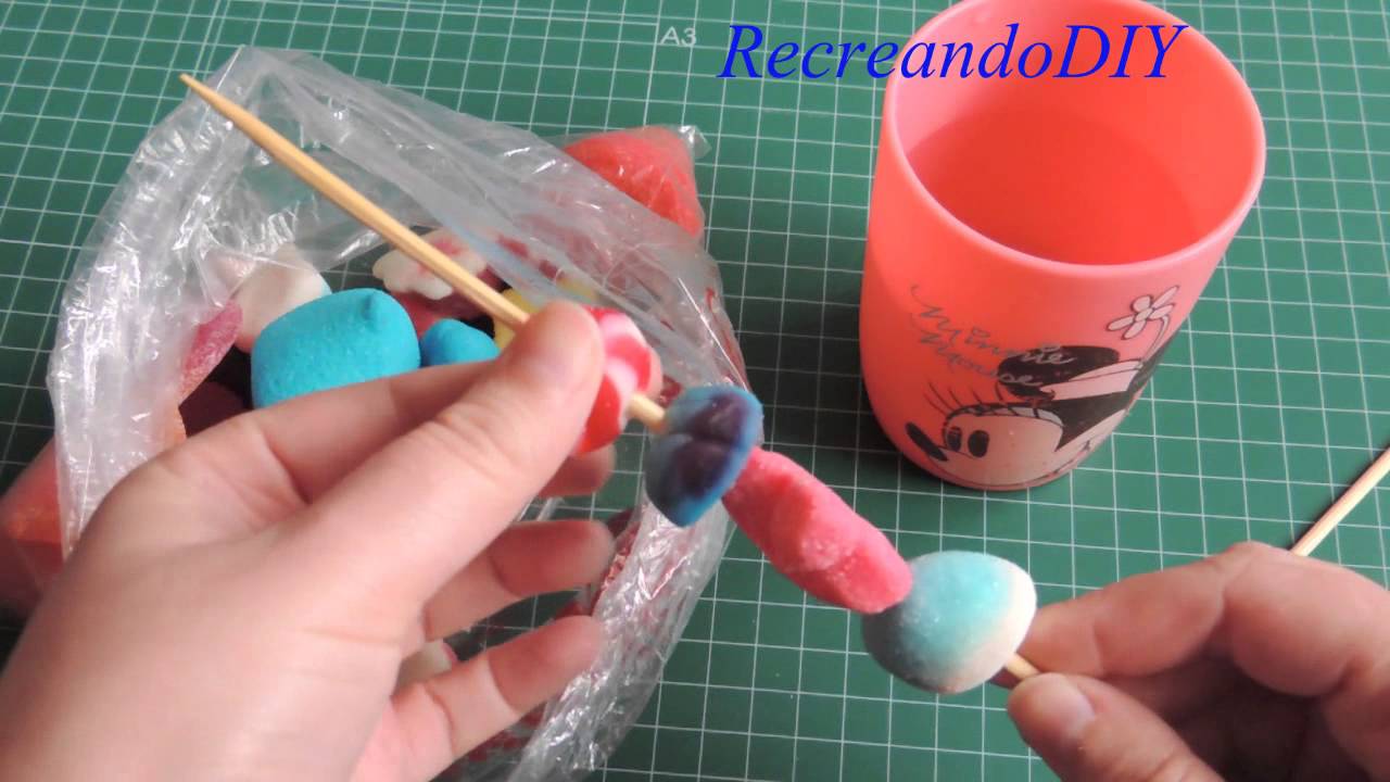 18 brochetas de chuches originales y ricas para fiestas infantiles