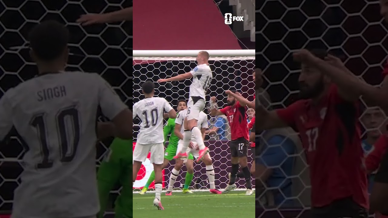 Tim Payne connects to Finn Surman for New Zealand's first goal of the game ๐ณ๐ฟ