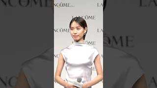 戸田恵梨香、美背中チラリ！スタイル輝くドレス姿で登場　#shorts