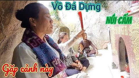 Staande steenstapel (deze scène tegengekomen) Cam Mountain, An Giang