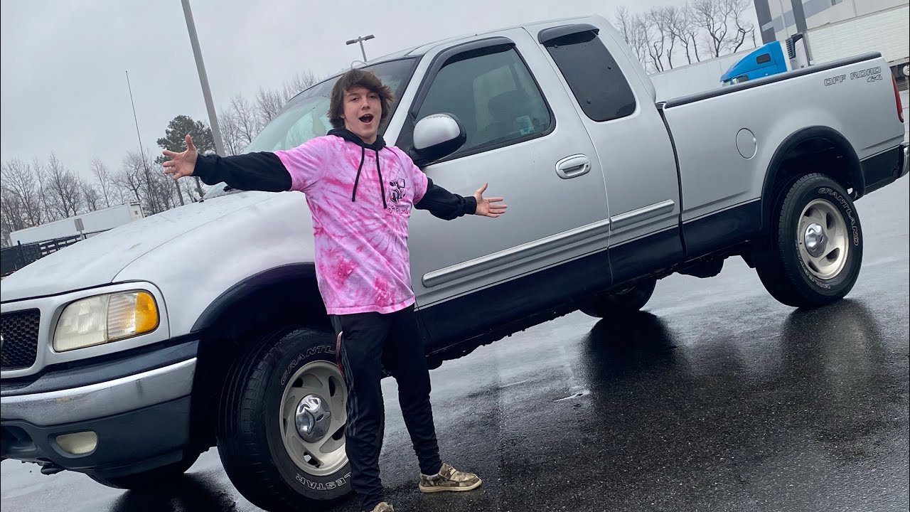 Buying my dream truck at age 19!! - YouTube