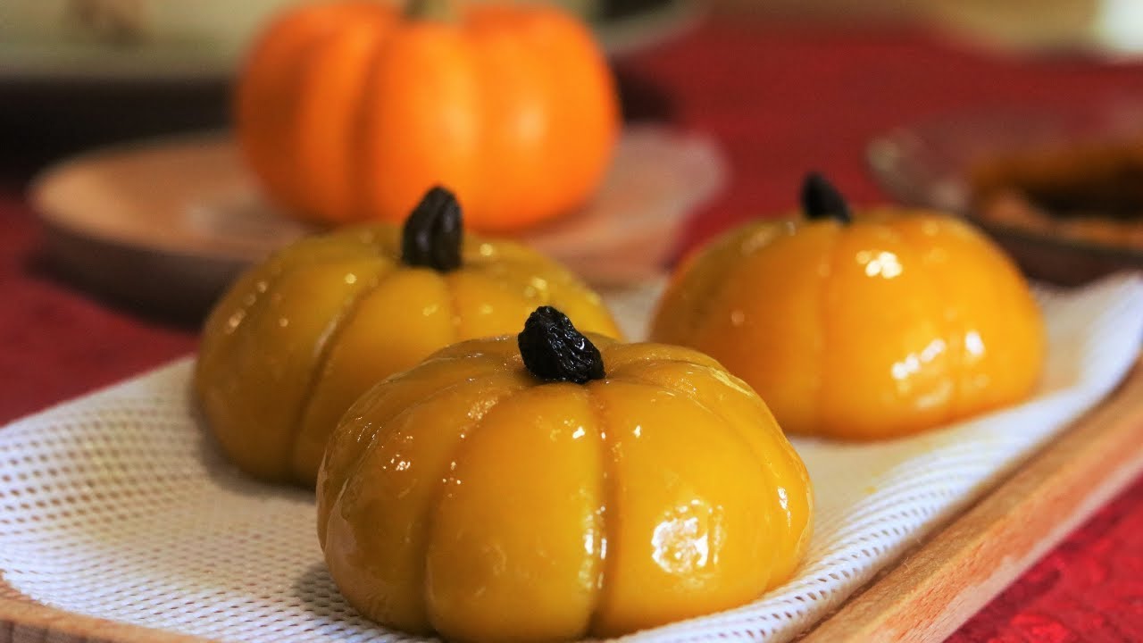 2 Pumpkin Recipes - Pumpkin Pancakes and Mochi Bun | Souped Up Recipes