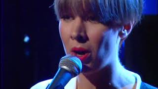 Britta Persson - Toast To M (Live Nyhetsmorgon 2010)