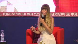 Chiara Tagliaferri presenta "Strega comanda colore"