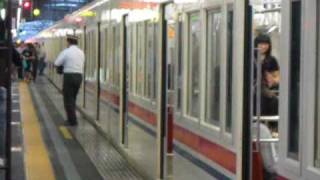 京王電鉄6000系 6412F+6017F 府中駅入線～発車