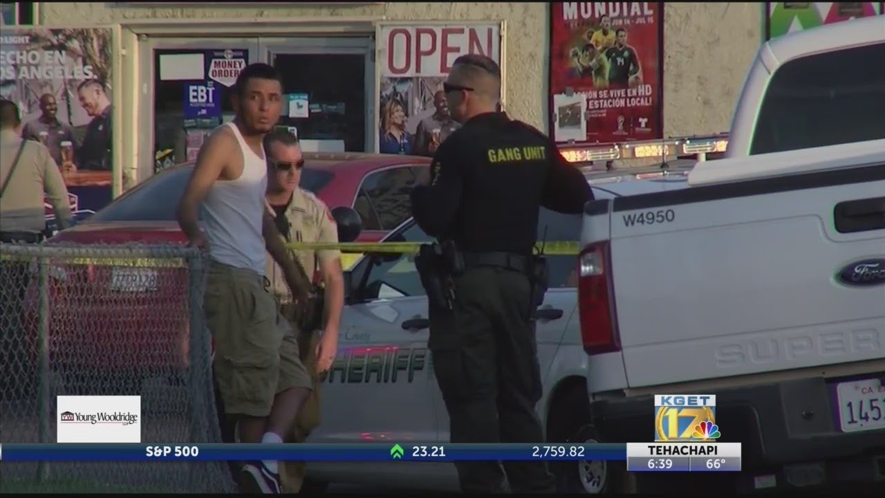 Man shot outside of Southeast Bakersfield market - YouTube