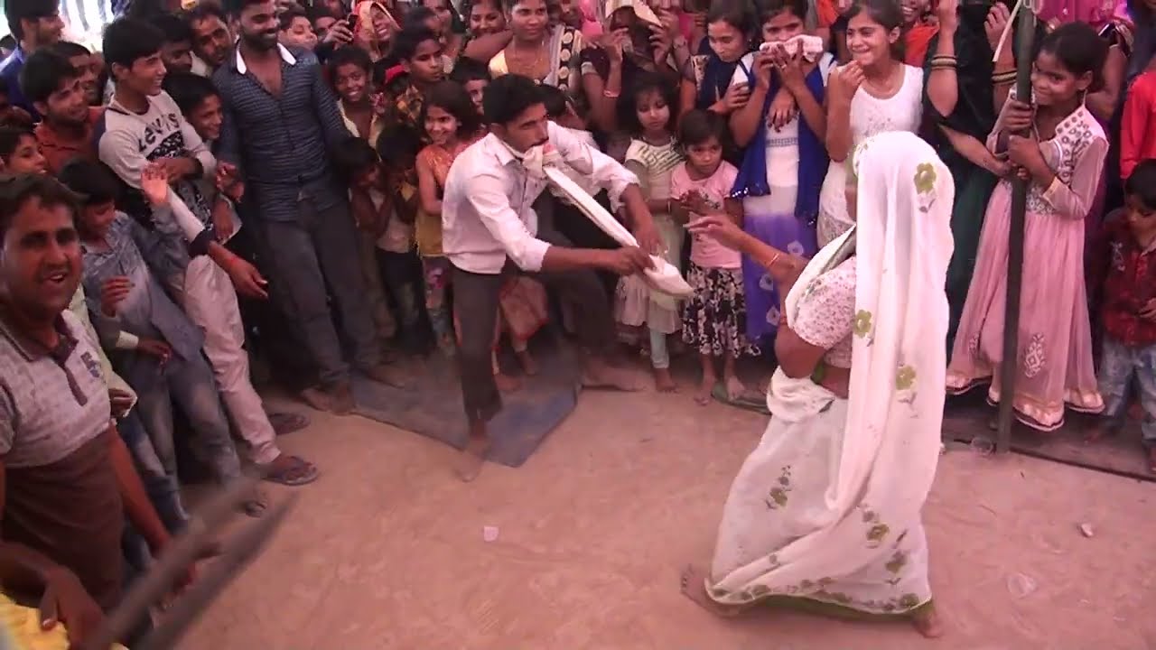 देखिये नागिन डांस में दादी नाती के झटके 20 साल का नाती 65 साल की दादी अरविंद शास्त्री 9759444185