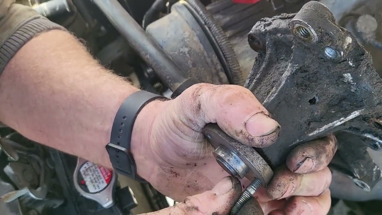 taku95023282 1310修理 96 Geo Tracker repair Timing belt, Alternator belt, and