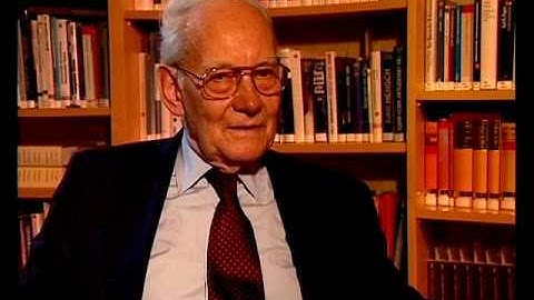 Manfred Eigen - Why do we need reproduction? (38/113)