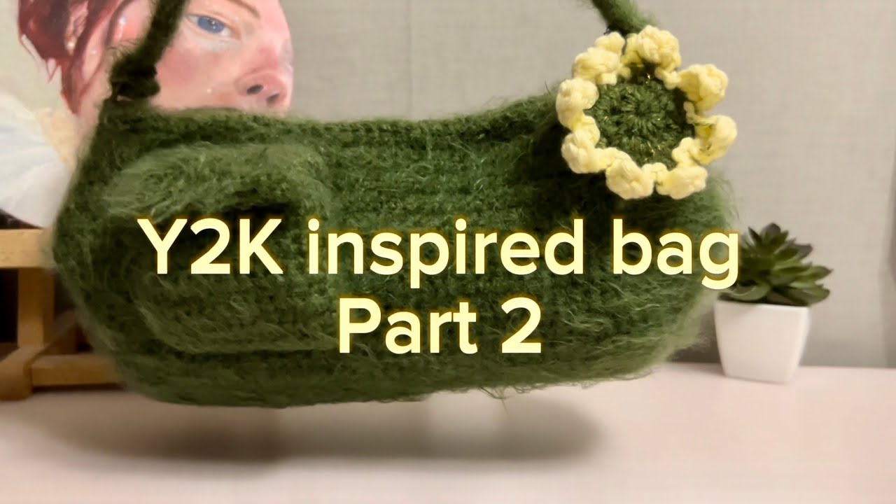 Crochet a cute Y2K inspired bag with bag charm -fast and easy beginner crochet project - pt 2