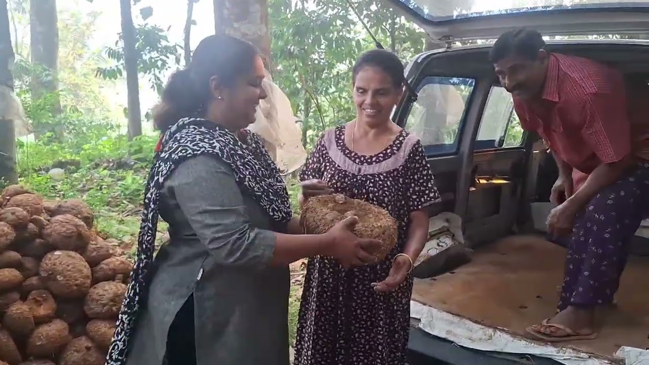 അന്തരാഷ്ട വനിതാ ദിനം കുമാരമംഗലം പഞ്ചായത്തിലെ കാർഷിക കുടുബത്തെ vice precdent ആദരിച്ചു