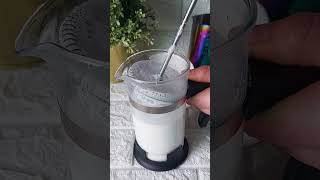 How to froth milk with french press for Latte Art 💕طريقة عمل فوم الحليب بالفرينش بريس