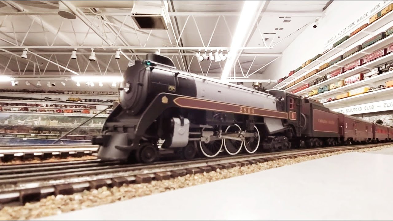 Lionel Railroad club Friday night running session