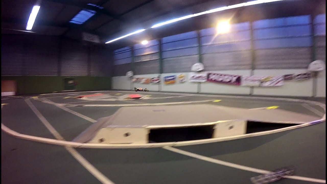 Wall Ride F1 RC F1 doing wallrides and jumps !! - YouTube