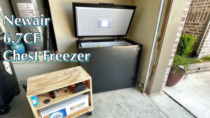 How much food can a 7 cubic foot chest freezer hold? 