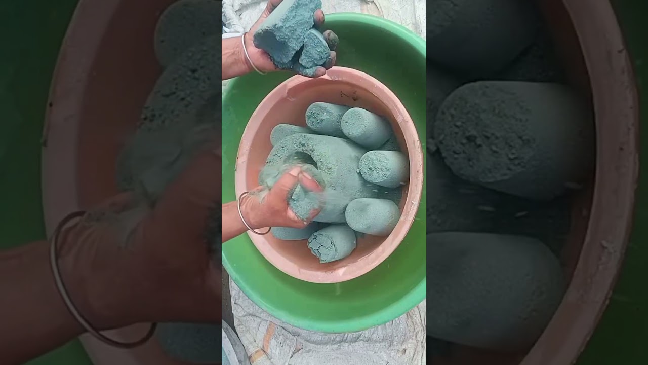 Super Dusty Green Sand Cement Crumble 