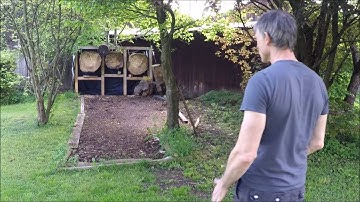Knife throwing on moving target