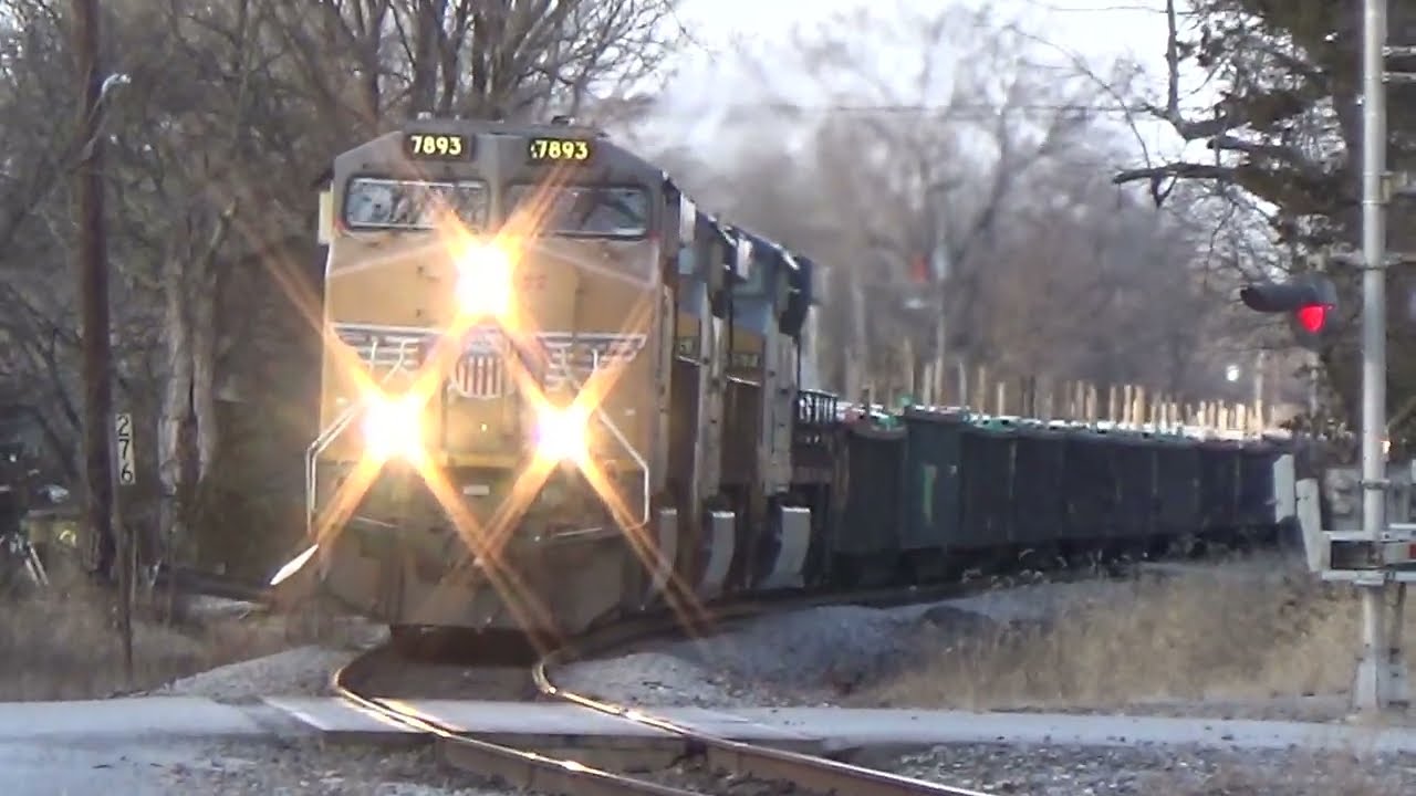 01/17/26 - CSX B52114 / UP OSLGP pipe train through Mount Vernon, Illinois