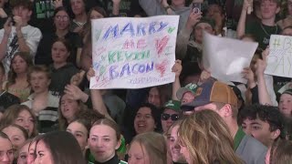 Kevin Bacon heads back to prom to mark 'Footloose' 40th anniversary