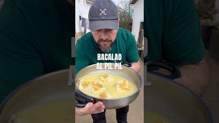 Bacalao al pil pil. Truco para templar rápido el aceite y que se ligue bien el pil pil.