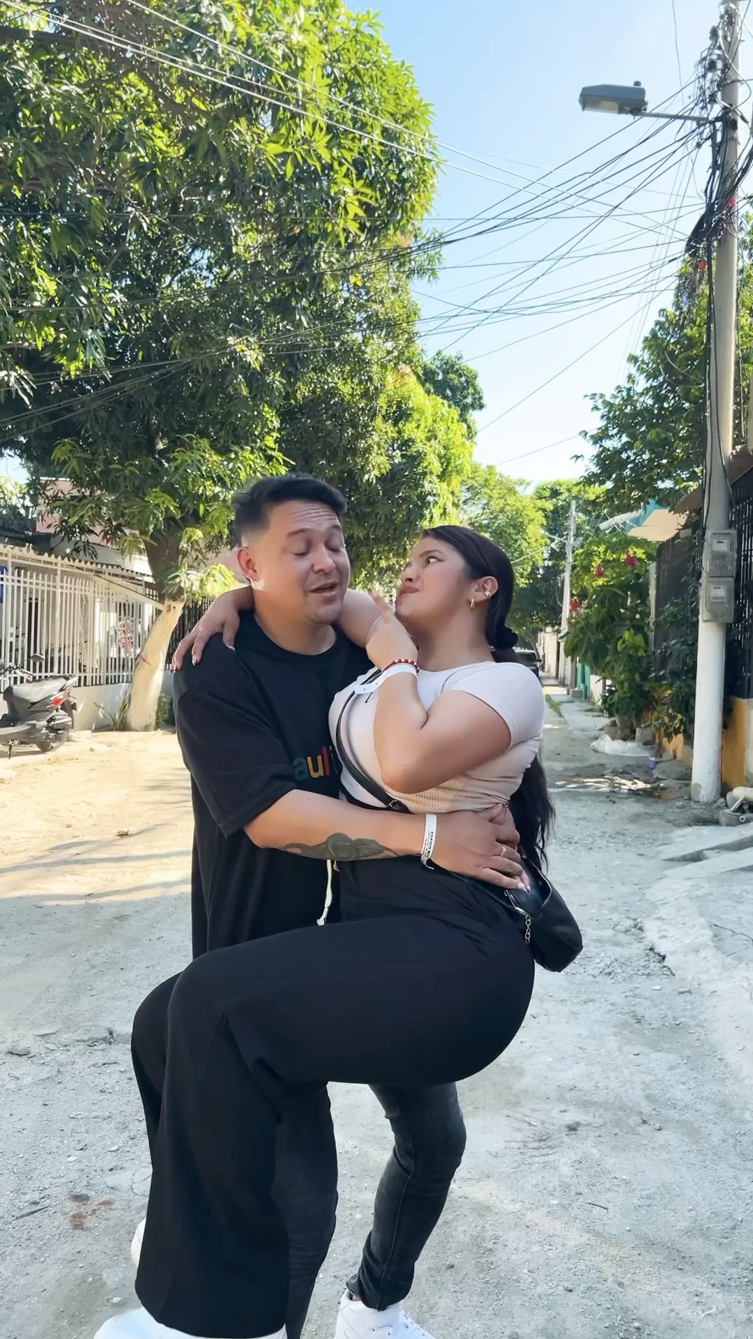 Pov: mi esposa cada vez que me demoro #humor #cosasdefamilia #comedia #shortviral