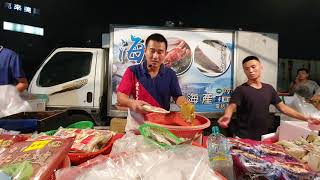 肥槌即傳0807-9哈哈 一個人要吃透抽 老闆10元賣給他 結果是一支... 哈哈 嘉義趙又廷海鮮拍賣星期五嘉義彌陀夜市
