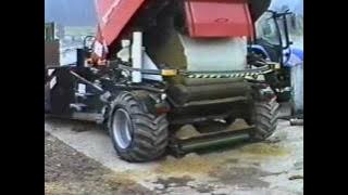 Taarup Bio Multi Press mais balen perssen in ronde balen.