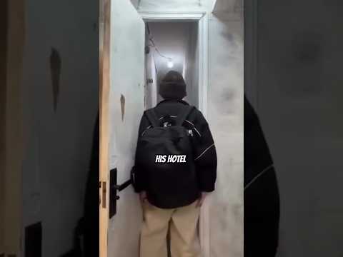 He Didn’t Expect His Hotel Room in China to Be This Small 😮