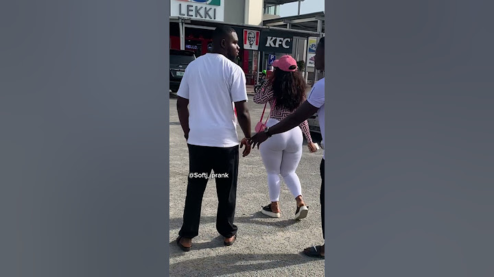 Holding people’s hand prank #funny #comedyprank #prank #funnynaija #comedyvideo #mrfunny1