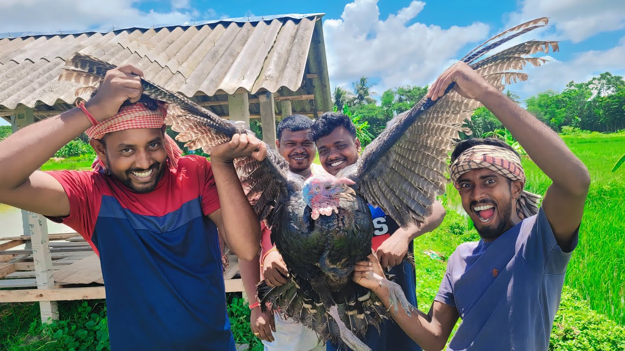 আজ আমাদের Boss আমাদের জন্য নিয়ে আসলো,সেই বিশ্ব বিখ্যাত টার্কি মুরগি!!!