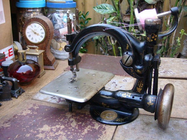 Old Vintage Antique Sewing Machine Wilcox Willcox & Gibbs For
