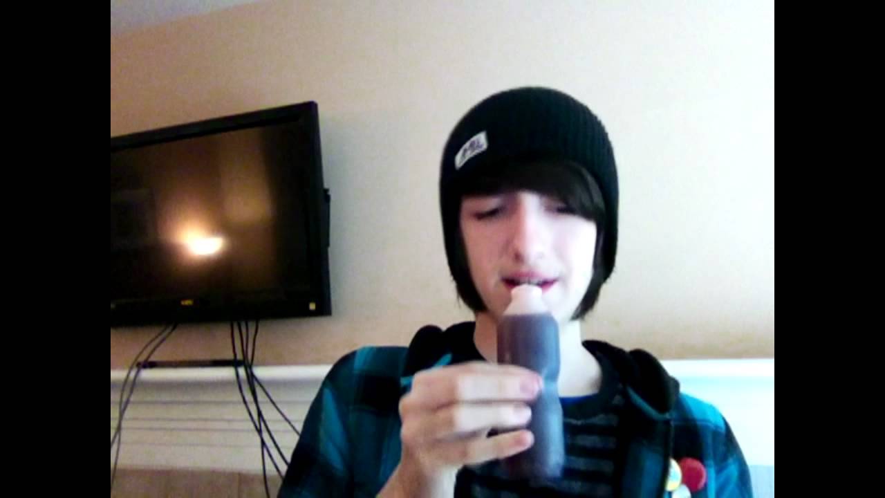 Nichosis Review 3/8/12: Warheads Sour Squeezers