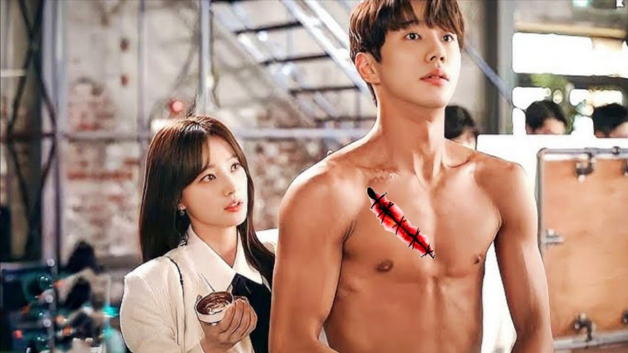 بنت خدامه كان نفسها يكون ليها حبيب زي البنات ف بيحبها اغني شباب المدينه وبيتنافسو عليها وهي بتختار .