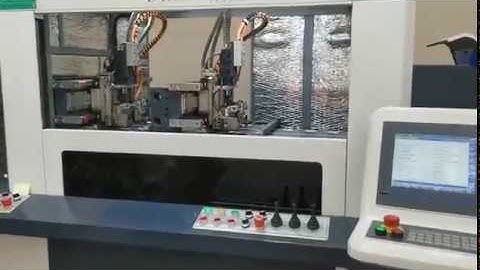 Digital Plotter Cutting Machine for Red Wine Label