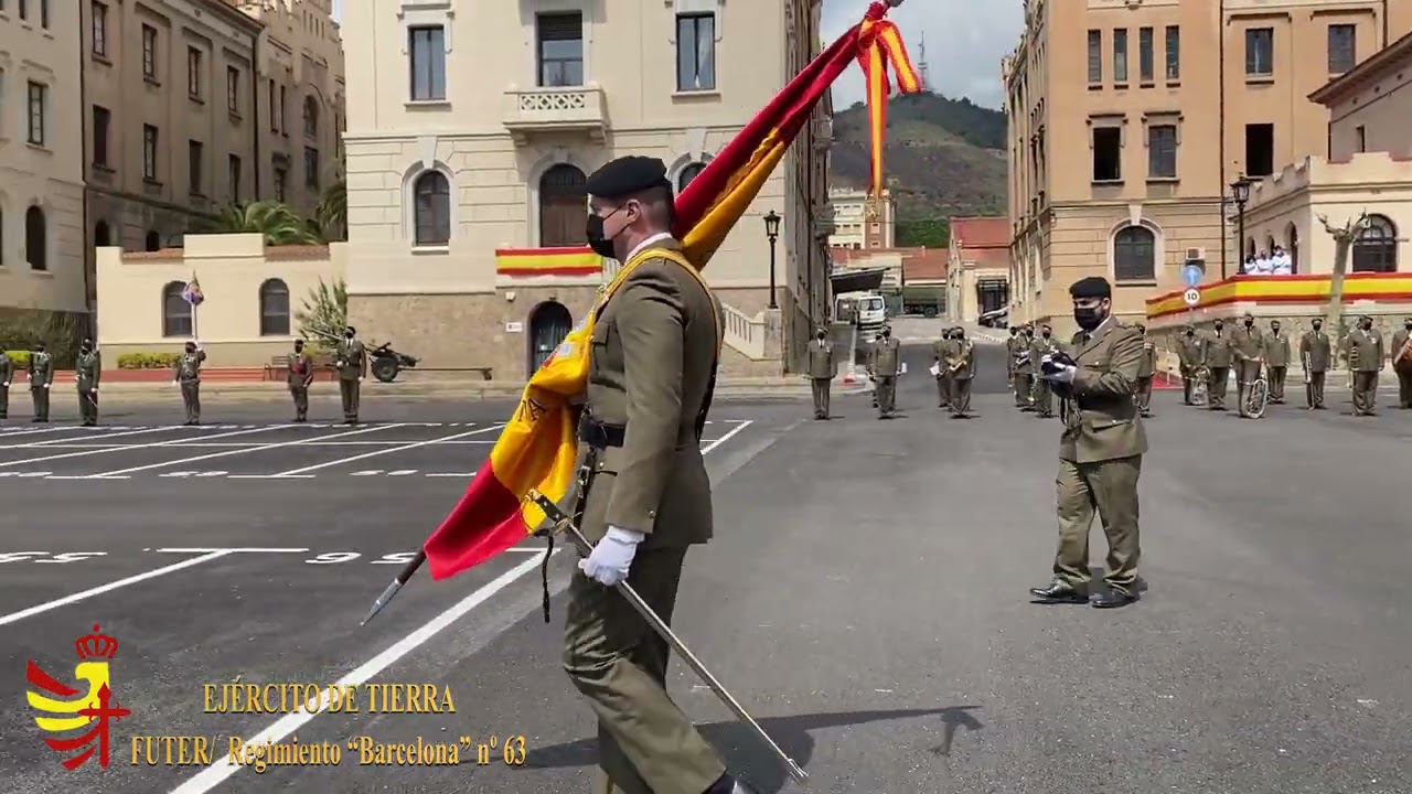 Entrega de la Enseña Nacional al Regimiento “Barcelona” nº 63